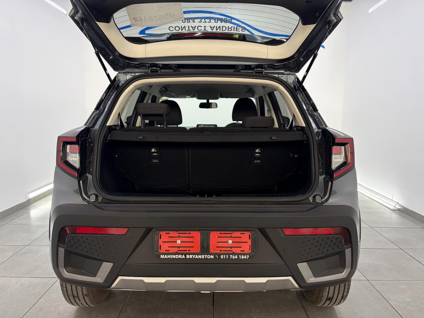 2025 Mahindra Xuv3X0 My24 1.2T Mx2
