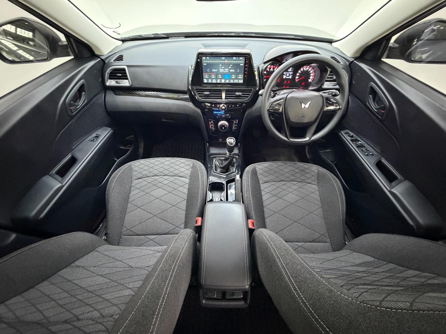 2025 Mahindra Xuv3X0 My24 1.2T Mx2