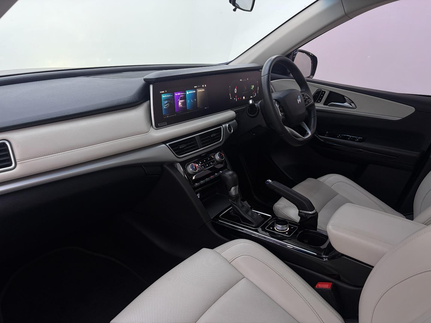 2023 Mahindra Xuv 700 MY22.11 Ax7