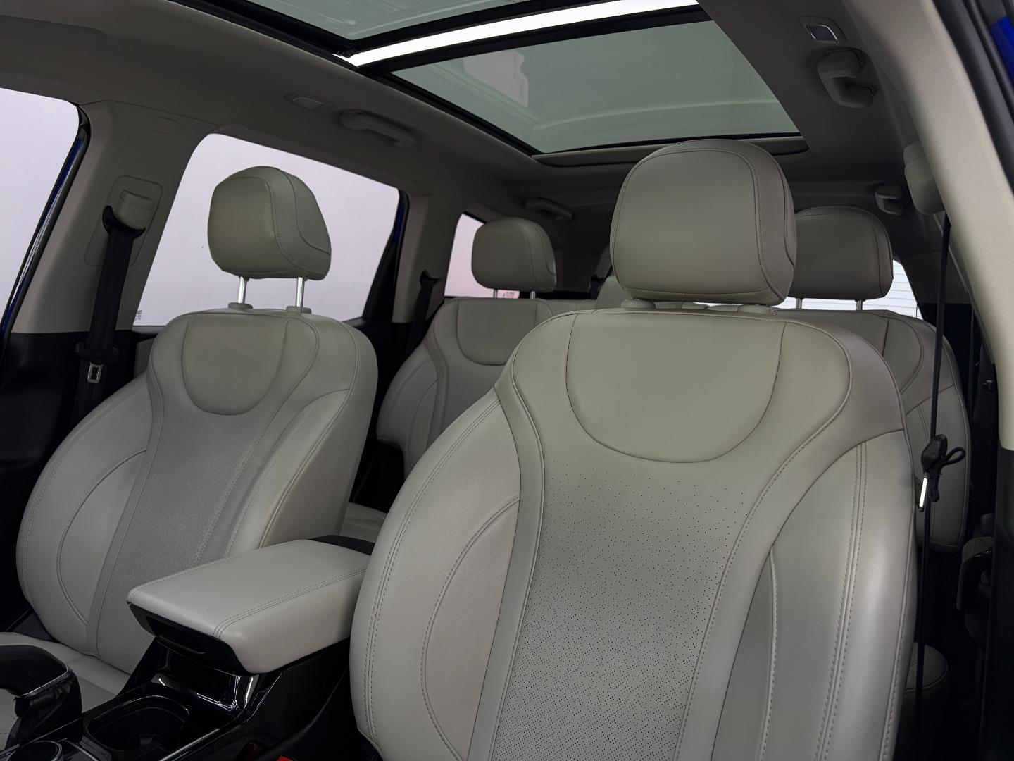 2023 Mahindra Xuv 700 MY22.11 Ax7