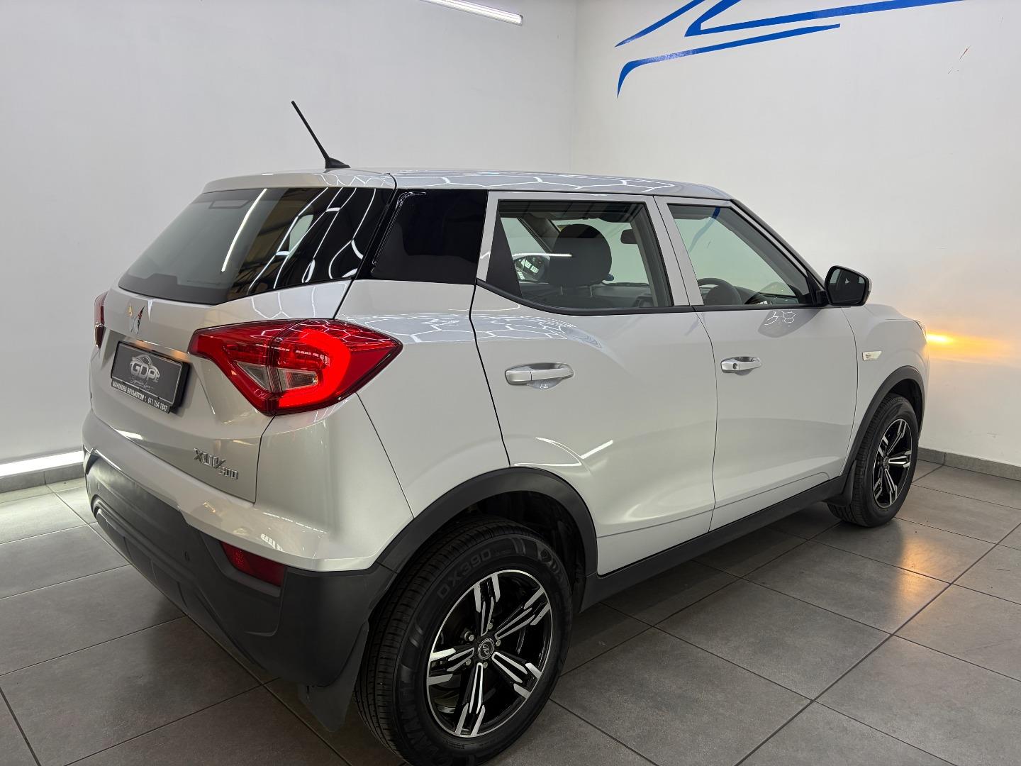 2023 Mahindra Xuv300 My22 W4 Se