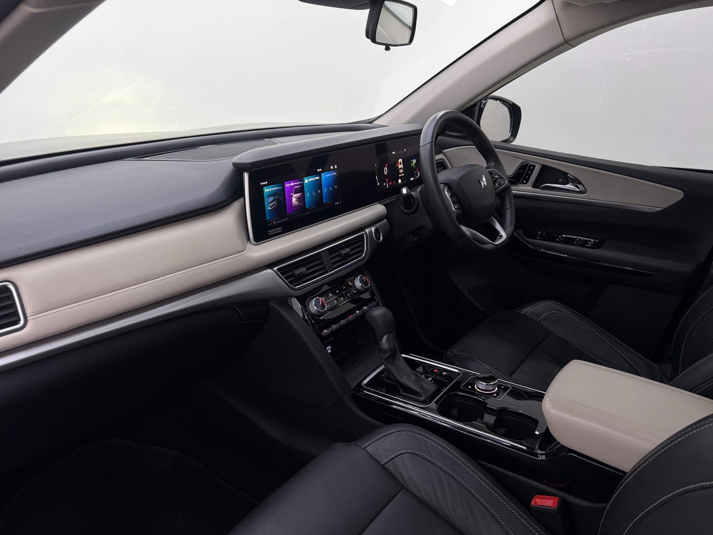 2023 Mahindra Xuv 700 MY22.11 Ax7 L