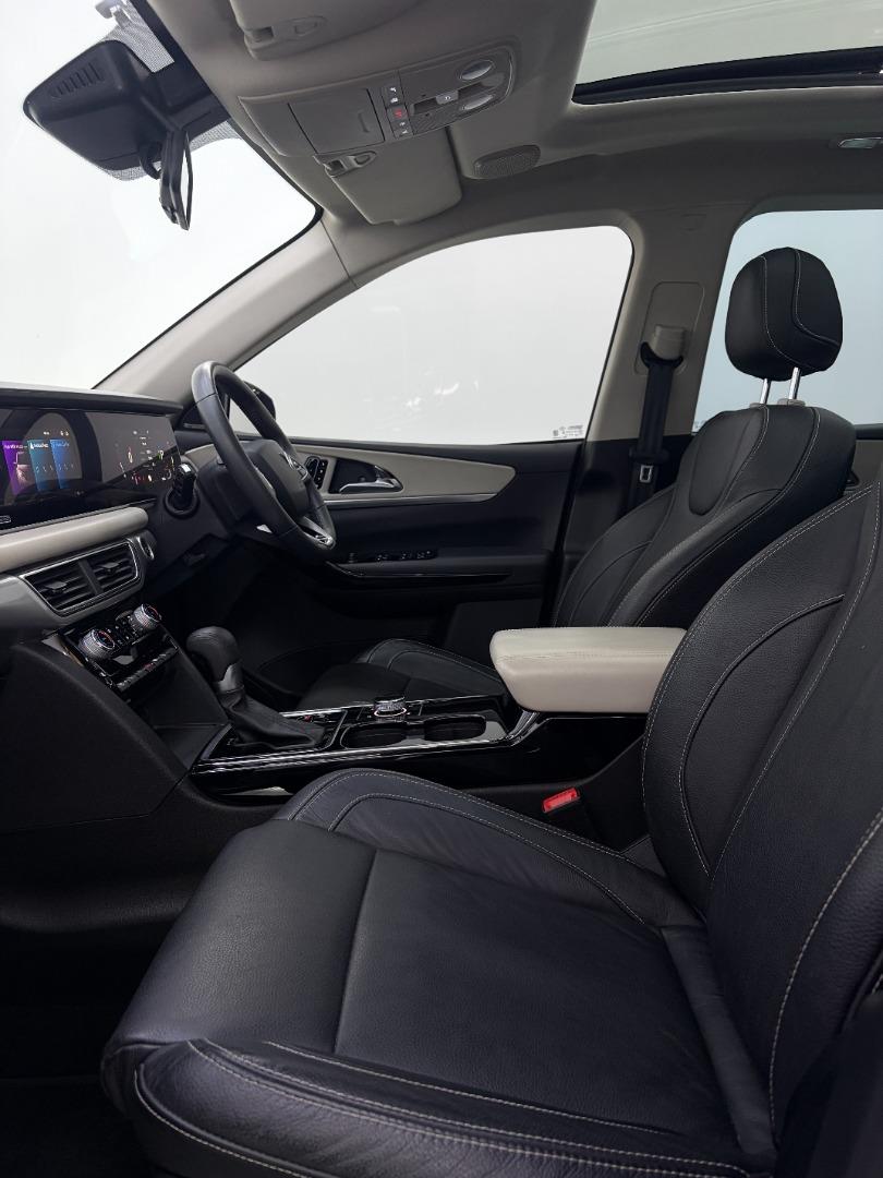 2023 Mahindra Xuv 700 MY22.11 Ax7 L