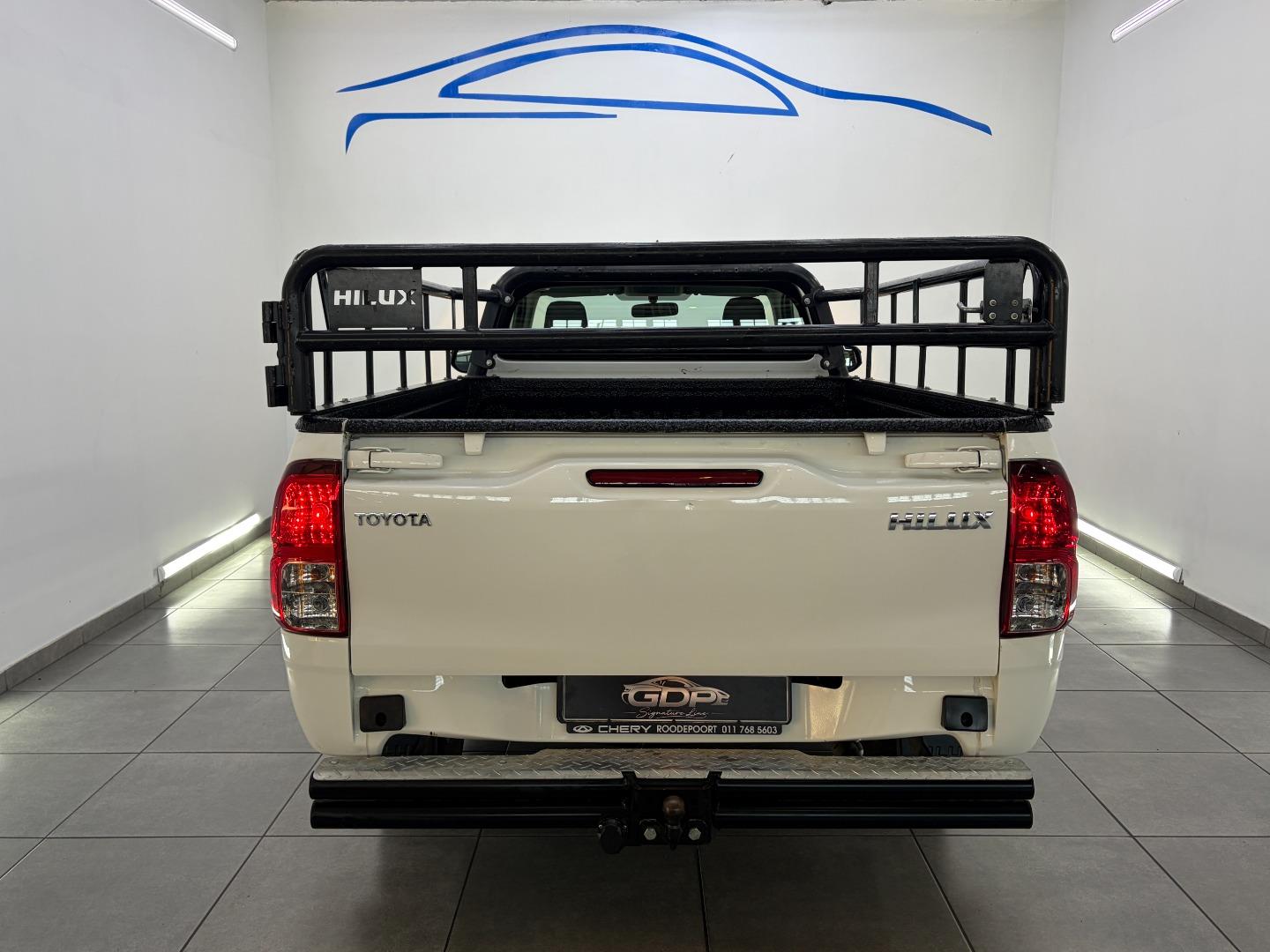 2025 Toyota Hilux My24 2.4 Gd S 5mt Ac S Cab