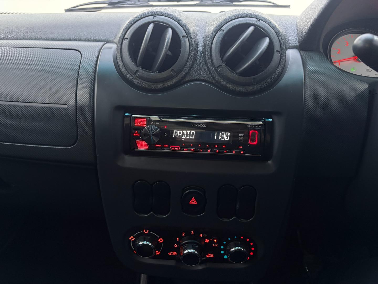 2022 Nissan NP200 1.6 8V Ac Safety Pack